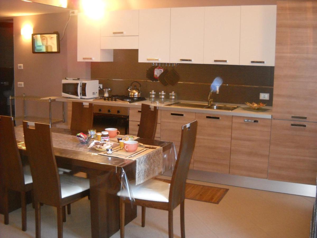 Marconi E Garibaldi 76 Apartment 卡斯泰拉马莱 外观 照片